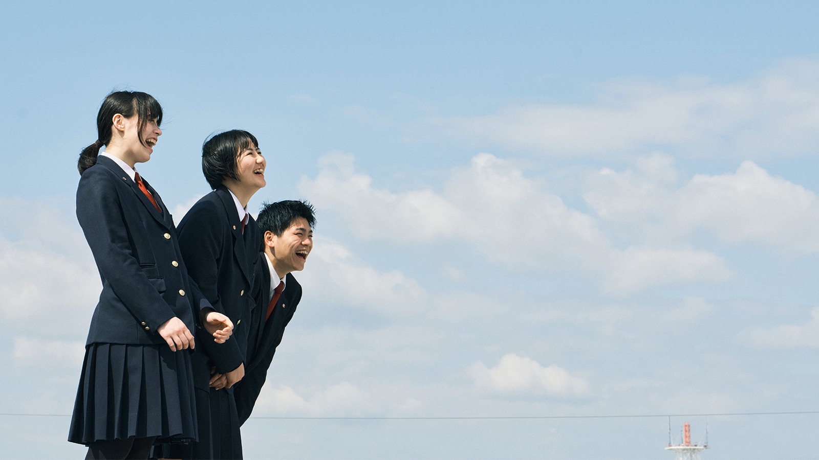 笑顔で並ぶ生徒たち