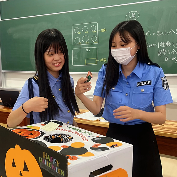 自由服登校日の生徒たち 02
